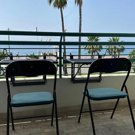 Carre D Or Face A La Apartment