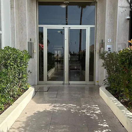 דירה Carre D Or Face A La