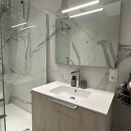 Carre D Or Face A La Apartment