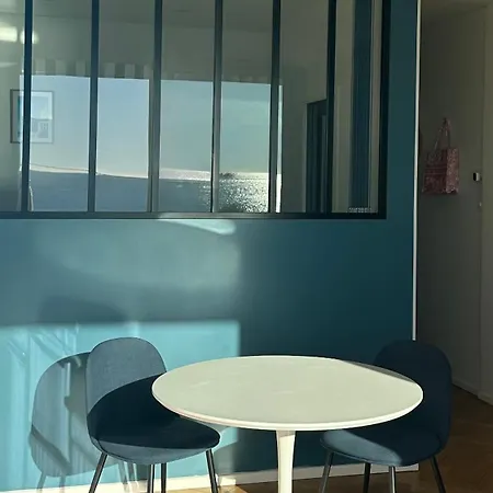 Carre D Or Face A La *