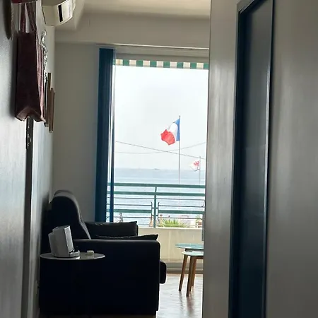 Carre D Or Face A La 公寓