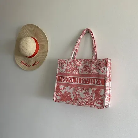 Carre D Or Face A La *